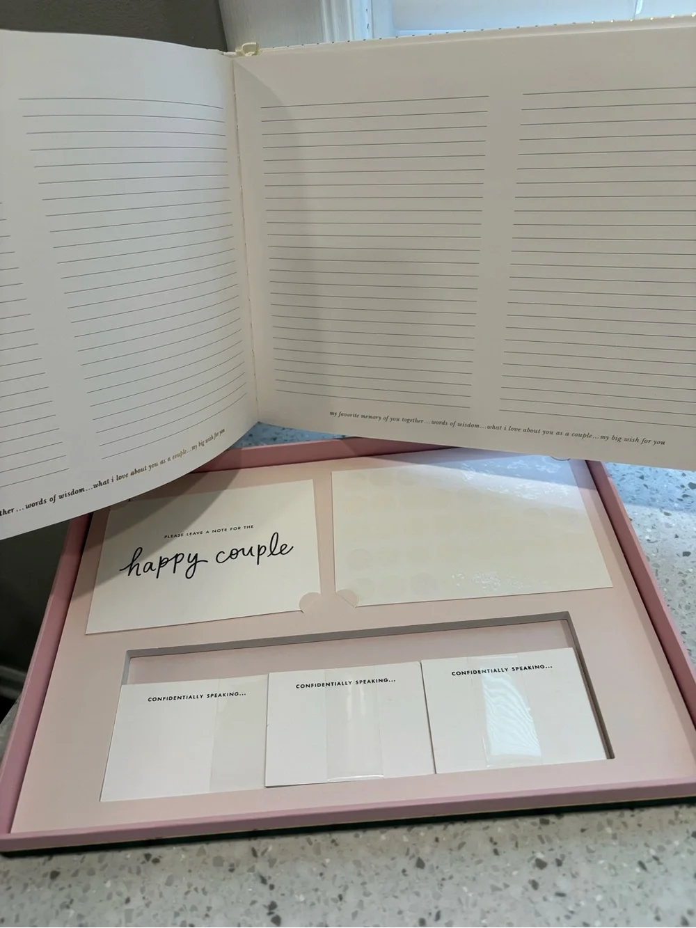 👰‍♀️👰‍♀️Kate Spade New York signature wedding guestbook- NEW